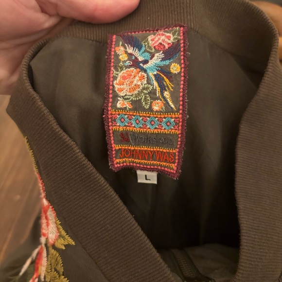 Johnny Was Lucy Crepe de Chine 100% Silk Bomber Jacket Army Green Embroidered, L - Picture 11 of 16